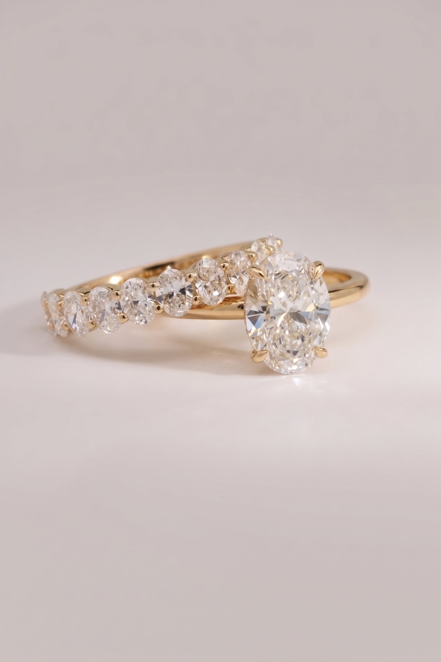 Tresor | 1.6ct Diamond Oval Half Eternity Band