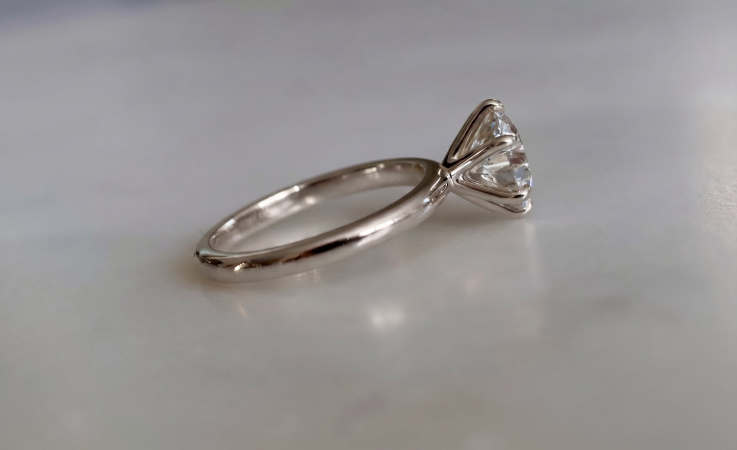 Emma - 3ct Round Brilliant Lab-Grown Diamond Solitaire Ring in 18kt Gold