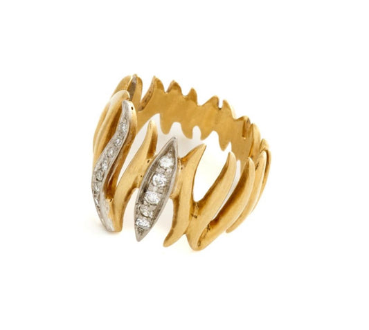 18ct Yellow Gold Diamond Graduated Dress Ring