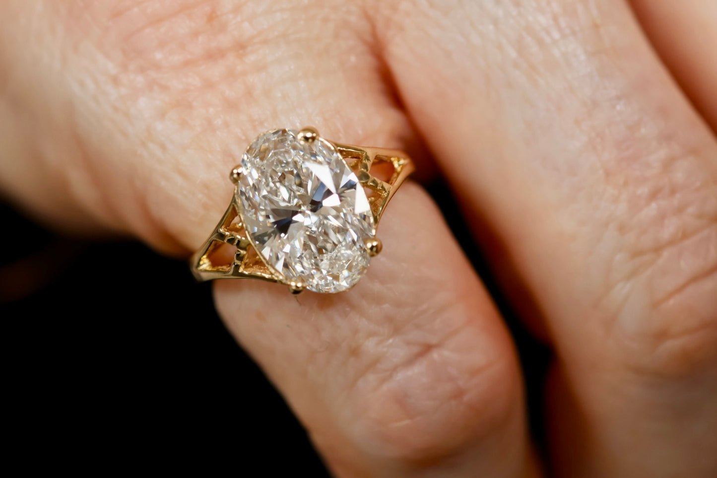 Vallora - 3.5ct Oval Diamond Cathedral Style Solitaire Yellow Gold