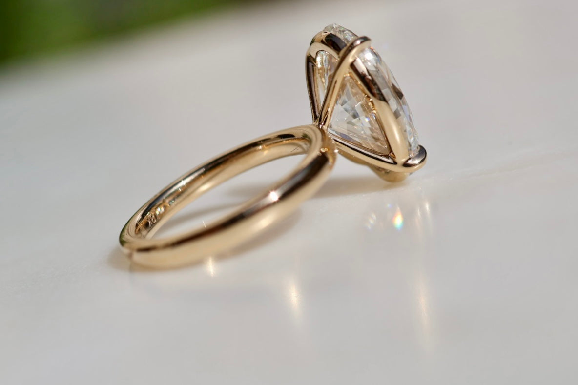 Sibel - 5ct Oval Diamond Solitaire 18kt Yellow Gold