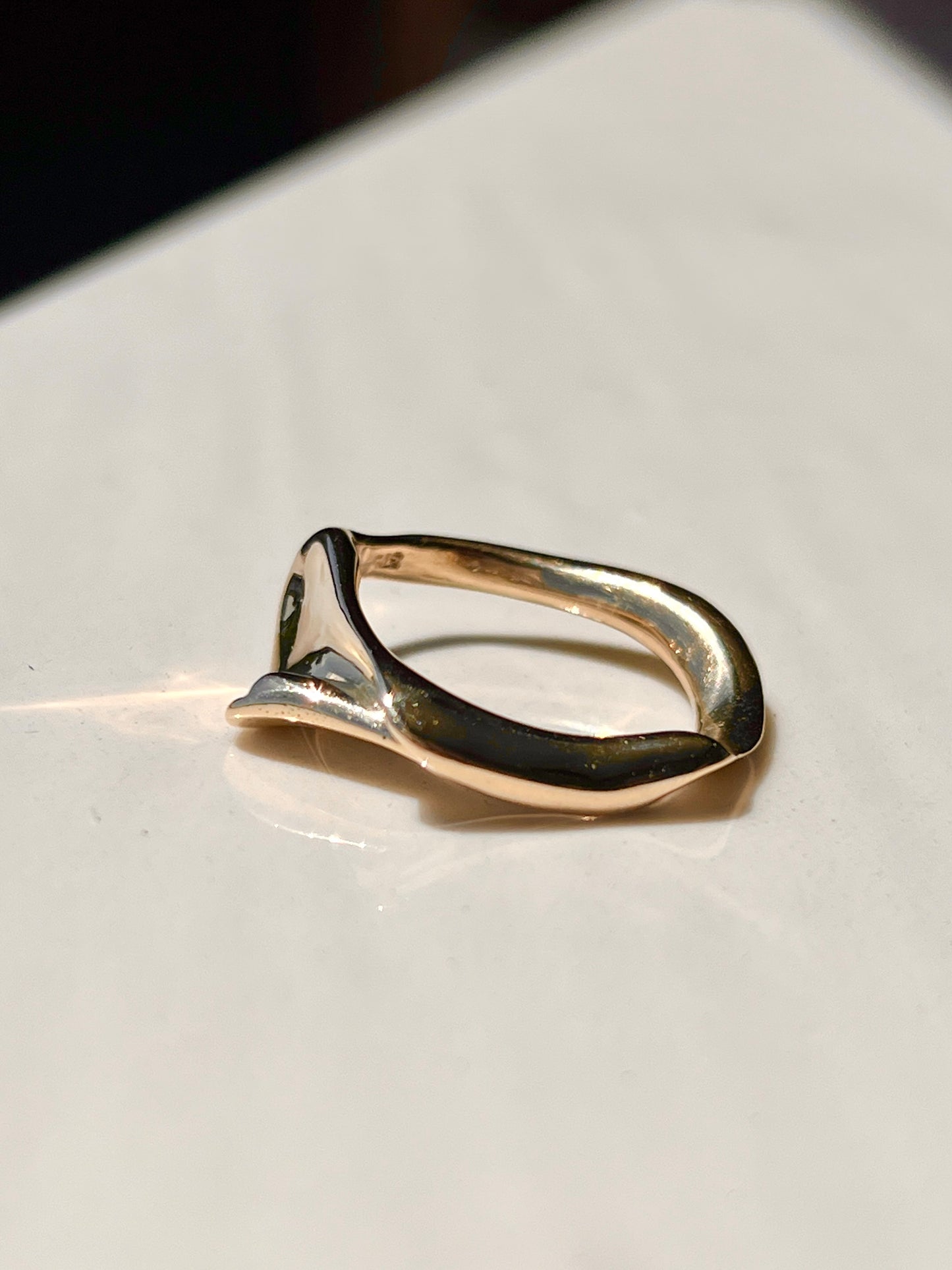 Báyou - Organic Style Yellow Gold Ring