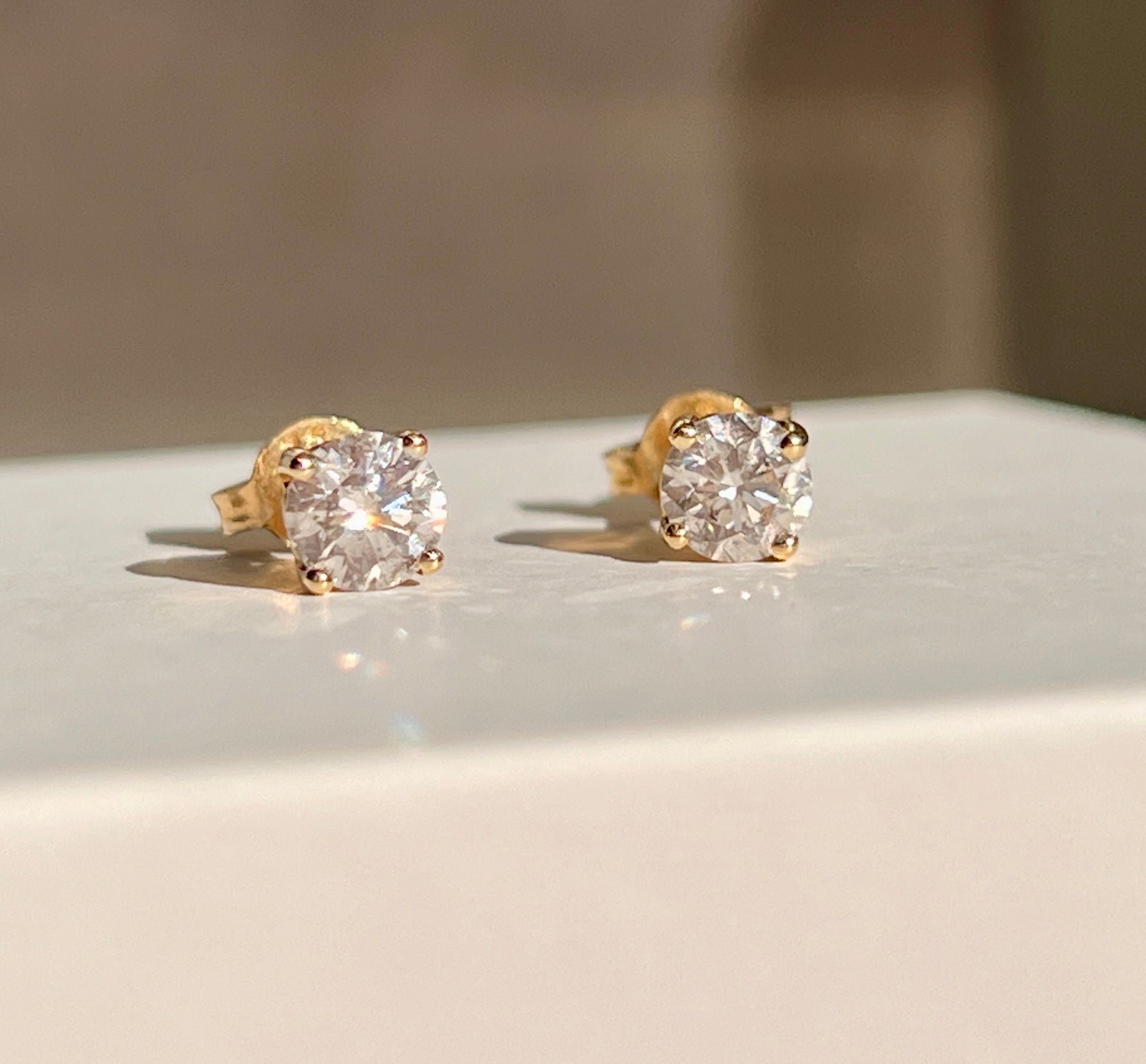 Natural Diamond Studs 18ct Yellow Gold