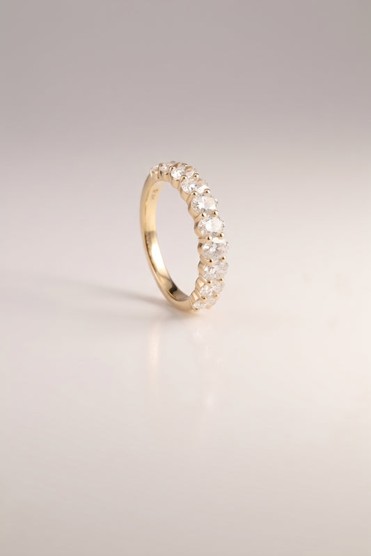 Tresor | 1.6ct Diamond Oval Half Eternity Band