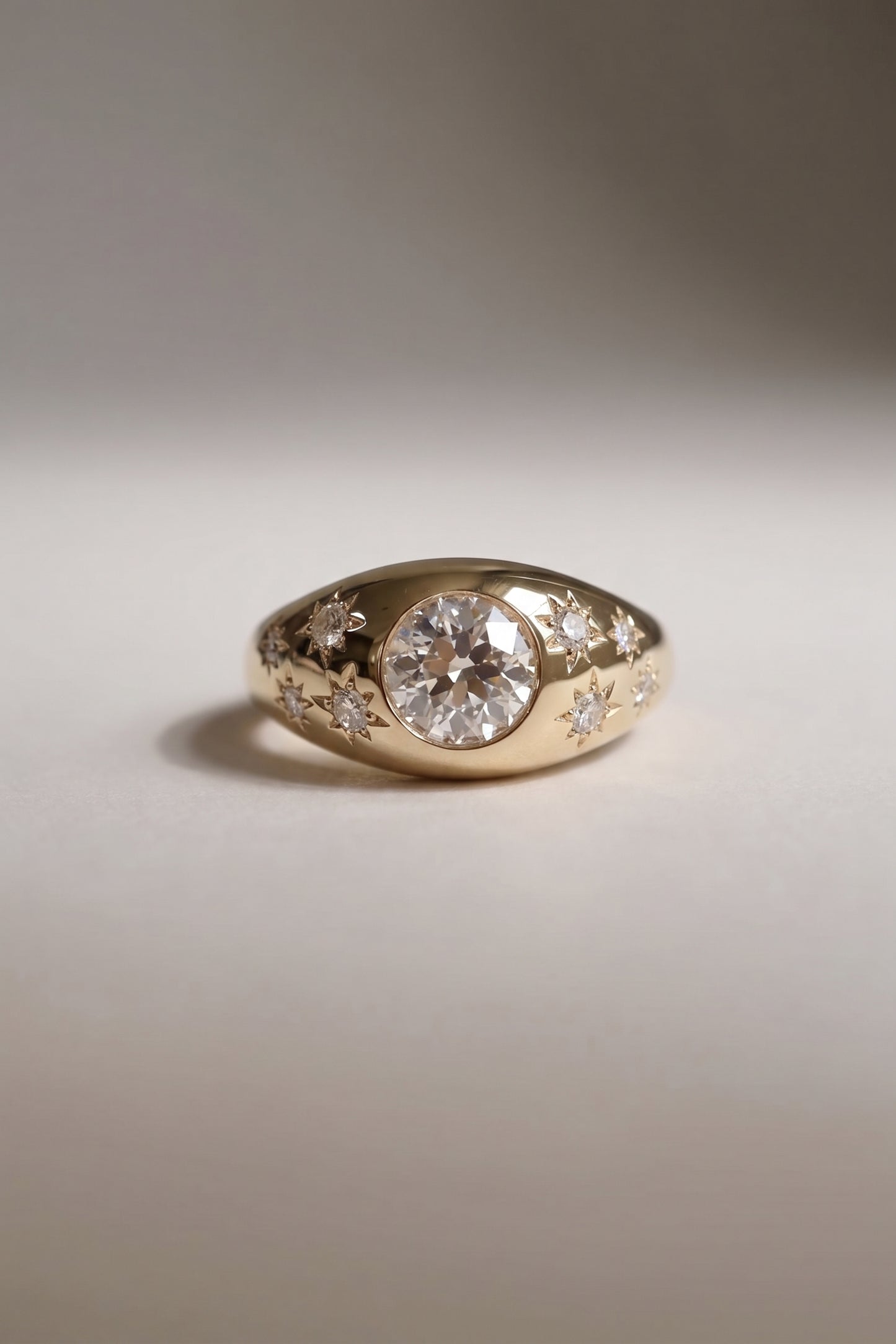 Etoile | Old European Cut Diamond Starburst Ring Yellow Gold