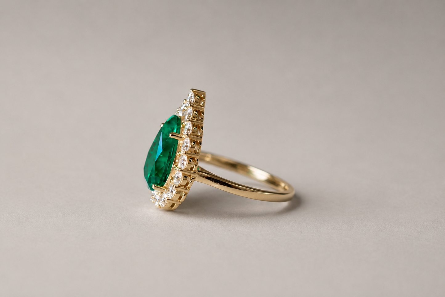 Viata| 5ct Pear Cut Columbian Emerald & Diamond Ring
