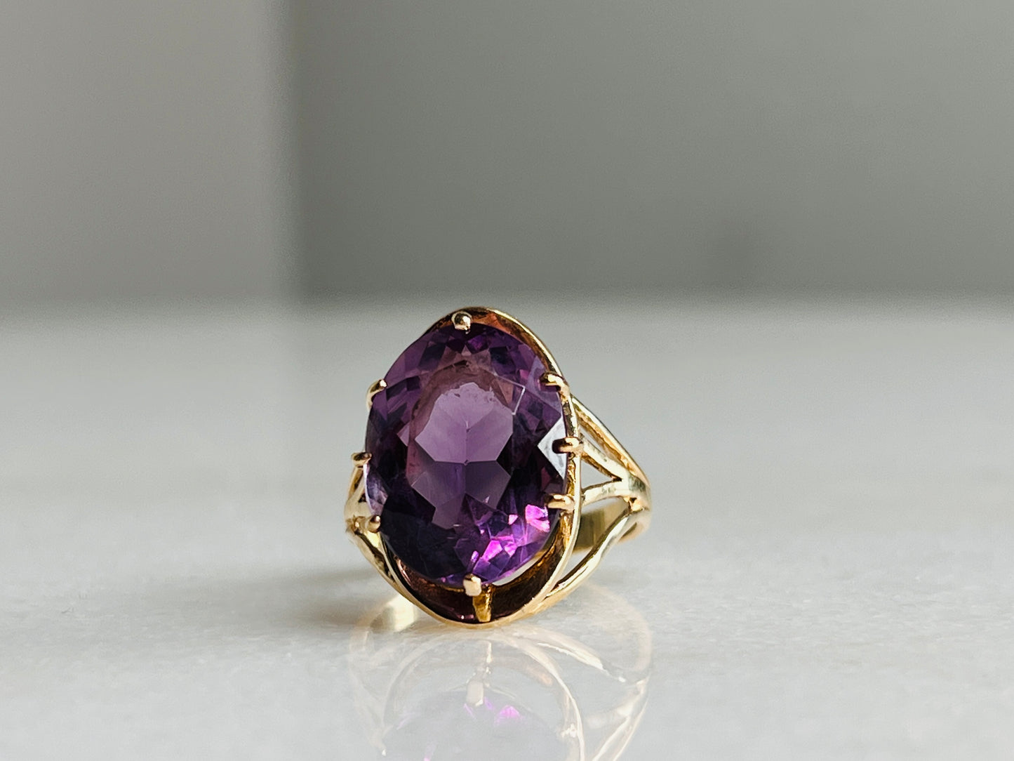 Alma - 5ct Natural Amethyst Yellow Gold Ring