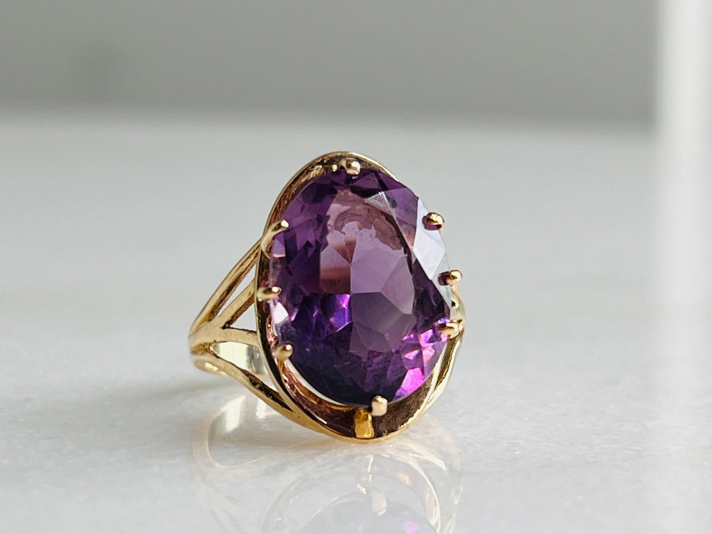 Alma - 5ct Natural Amethyst Yellow Gold Ring