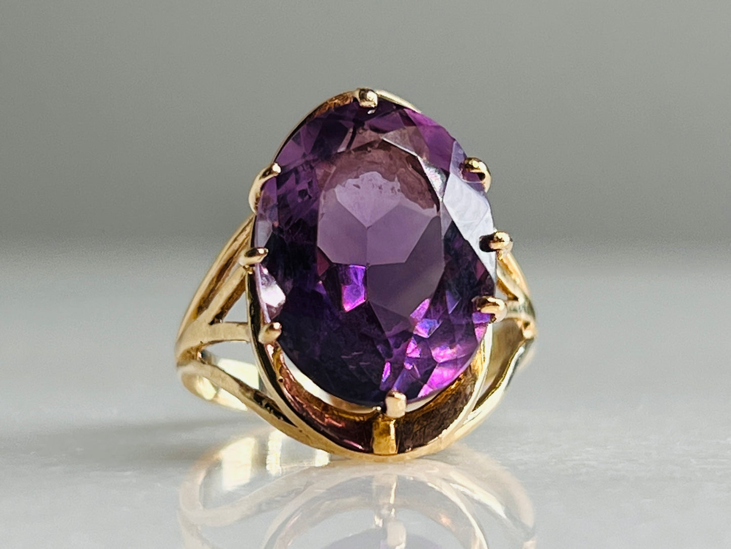 Alma - 5ct Natural Amethyst Yellow Gold Ring