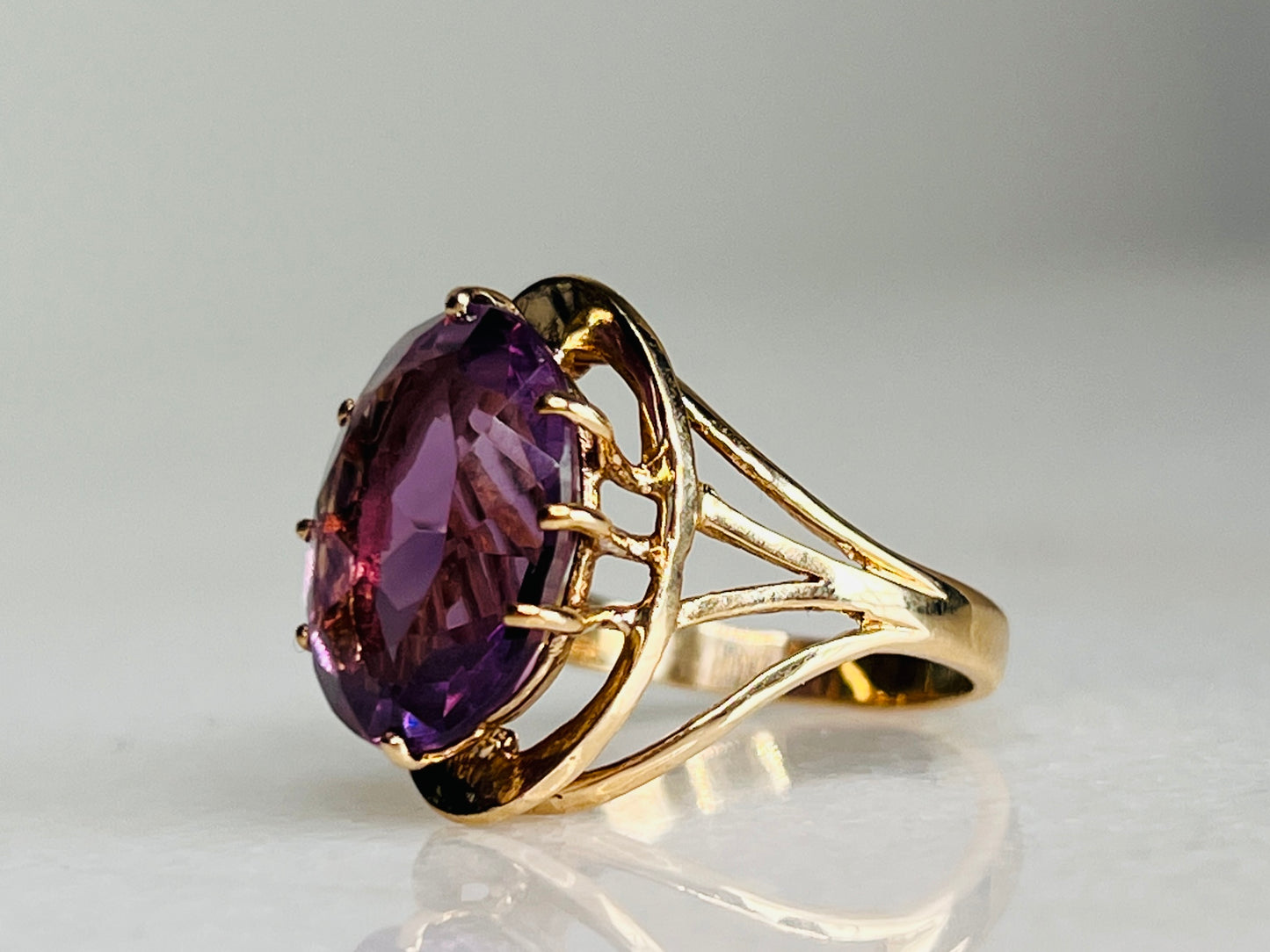 Alma - 5ct Natural Amethyst Yellow Gold Ring