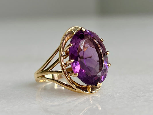 Alma - 5ct Natural Amethyst Yellow Gold Ring