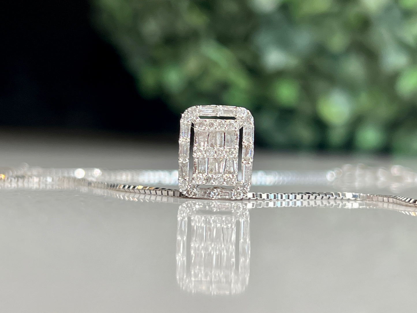 Rêvasser - Baguette & Brilliant Cut Diamond Pendant White Gold